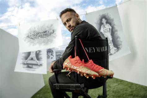 scarpeFutureNJR grafica NJR e loghi Neymar