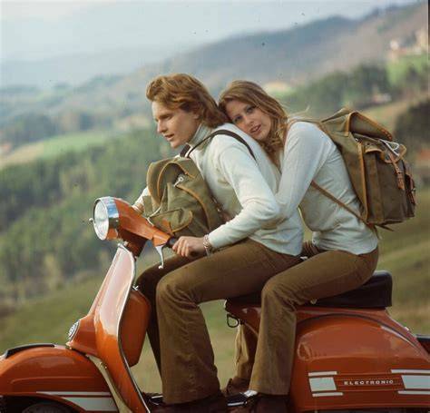 Immagini storiche campagne Vespa: mele e Sardine